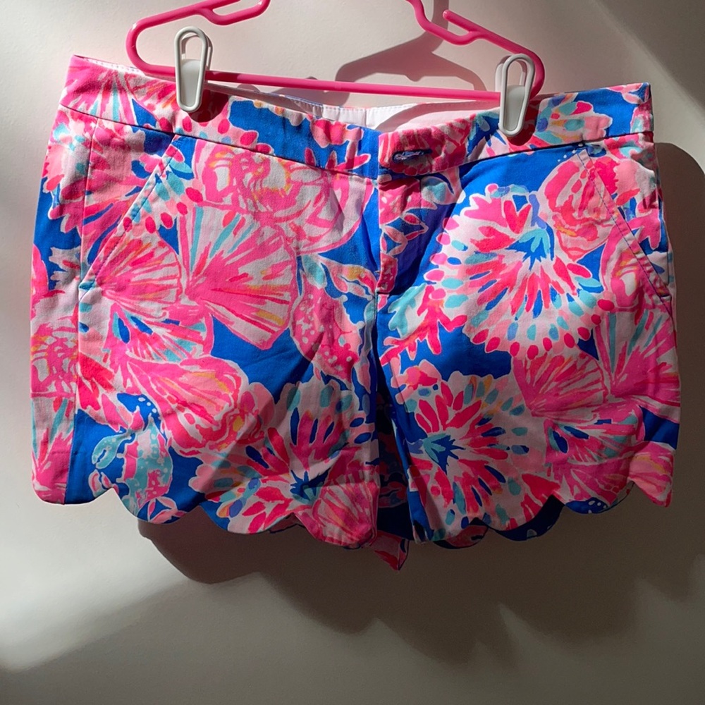 Lilly Pulitzer scalloped shorts size 8